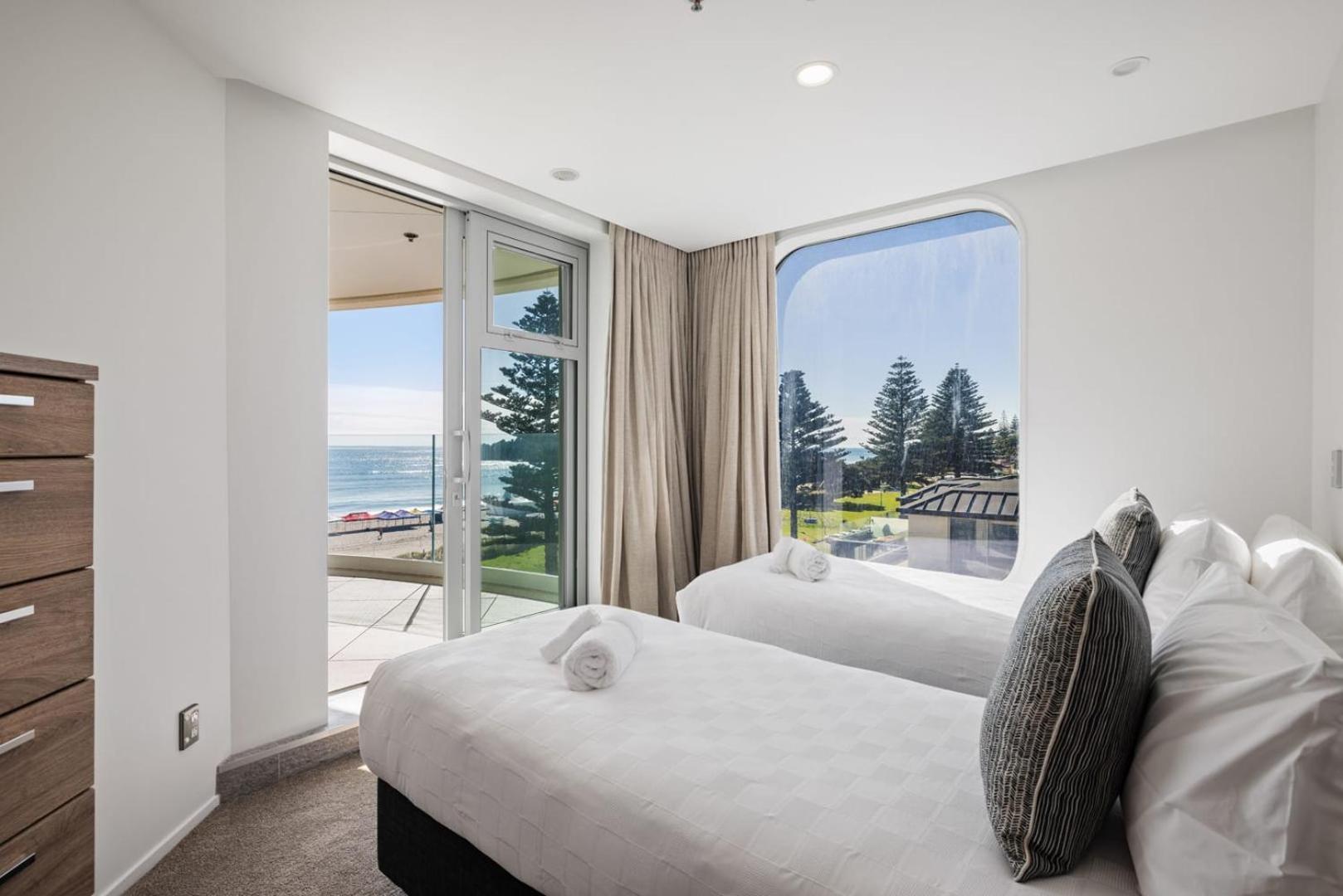 Oceanside Bliss - Absolute Beachfront - Uninterrupted Ocean Views With Pool Mount Maunganui Εξωτερικό φωτογραφία