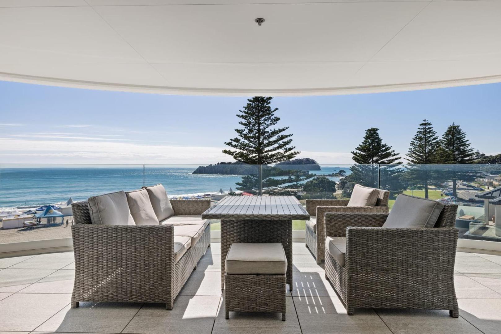 Oceanside Bliss - Absolute Beachfront - Uninterrupted Ocean Views With Pool Mount Maunganui Εξωτερικό φωτογραφία