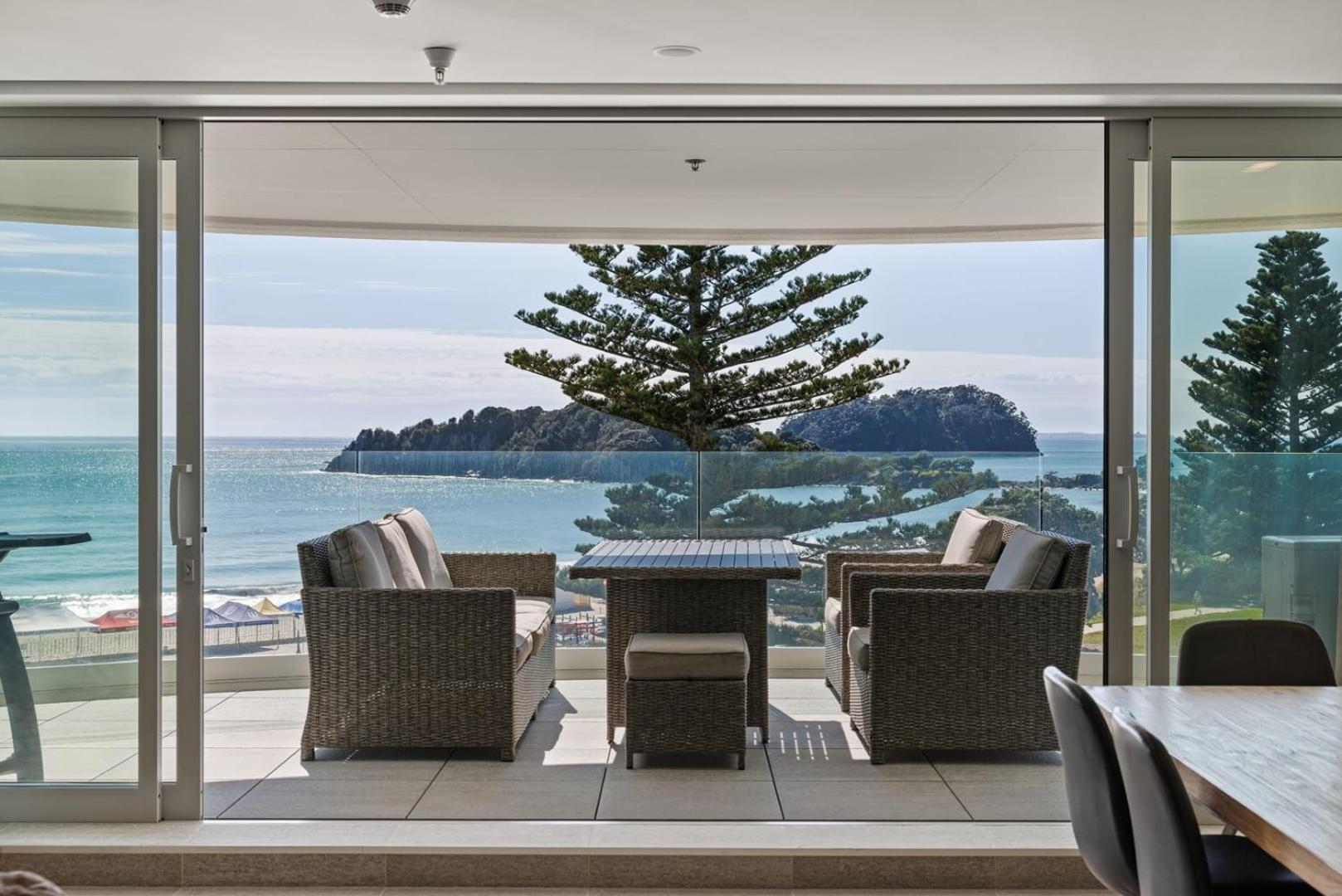Oceanside Bliss - Absolute Beachfront - Uninterrupted Ocean Views With Pool Mount Maunganui Εξωτερικό φωτογραφία