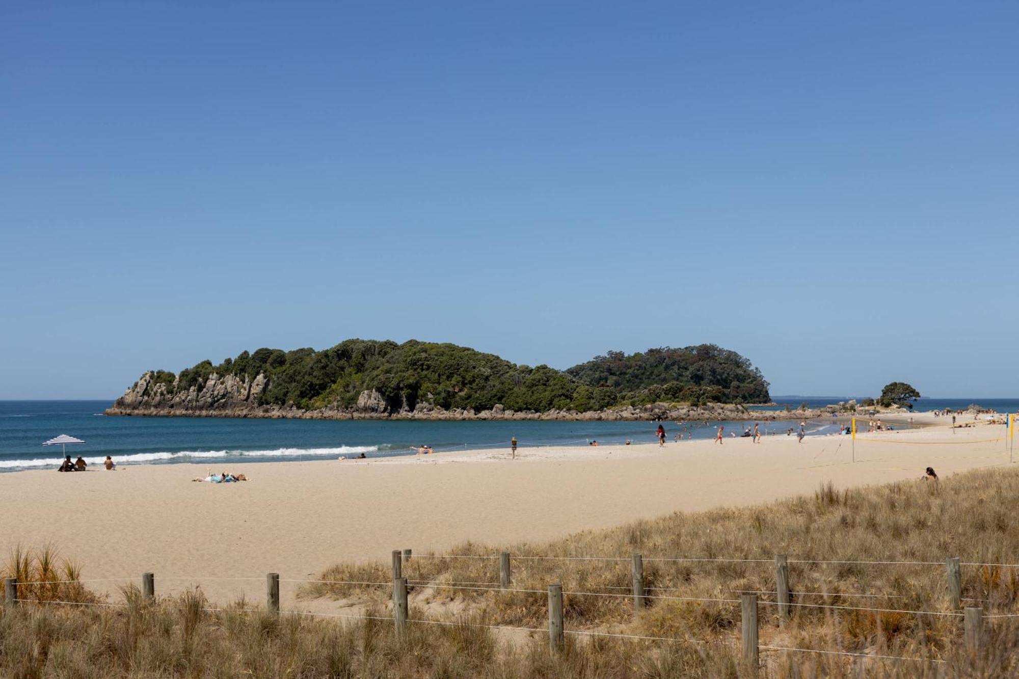 Oceanside Bliss - Absolute Beachfront - Uninterrupted Ocean Views With Pool Mount Maunganui Εξωτερικό φωτογραφία